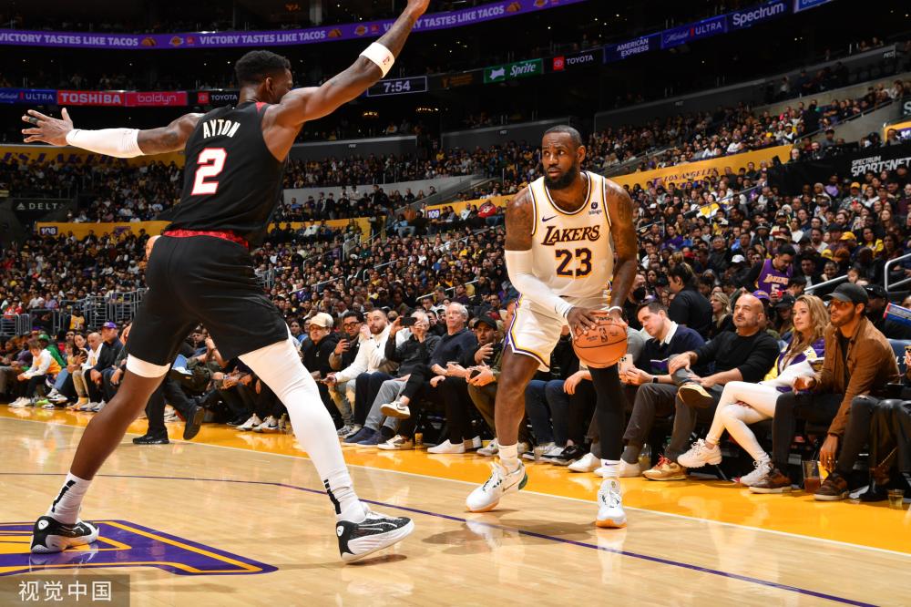 方面的更多 方面的更多